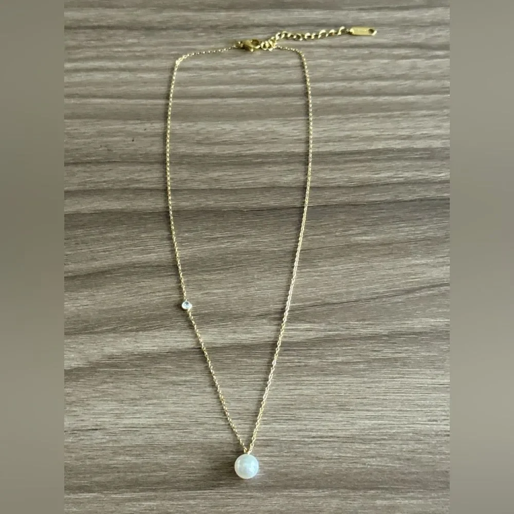 Gold and Pearl Necklace Q612 - Picture 4 of 6